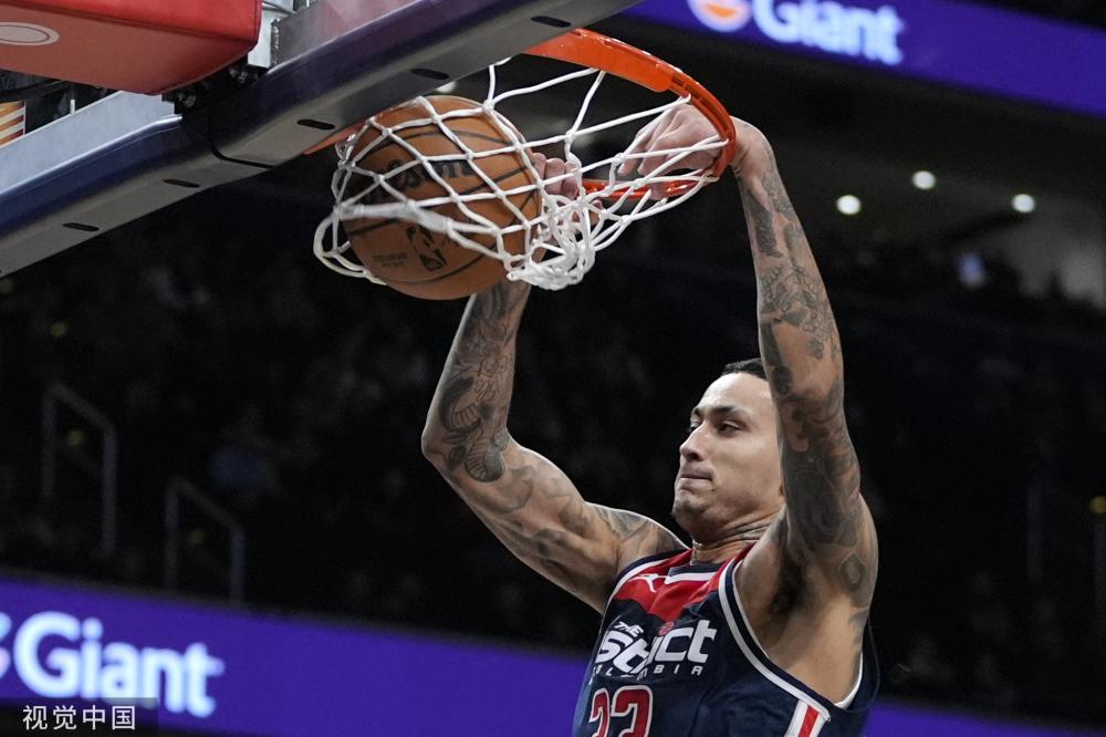 鲁尼用他的 鲁尼用他的